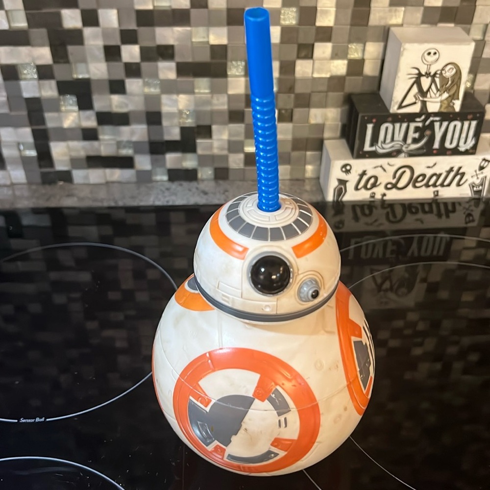 Disney Parks Star Wars BB8 BB-8 sipper cup with straw used once at the park